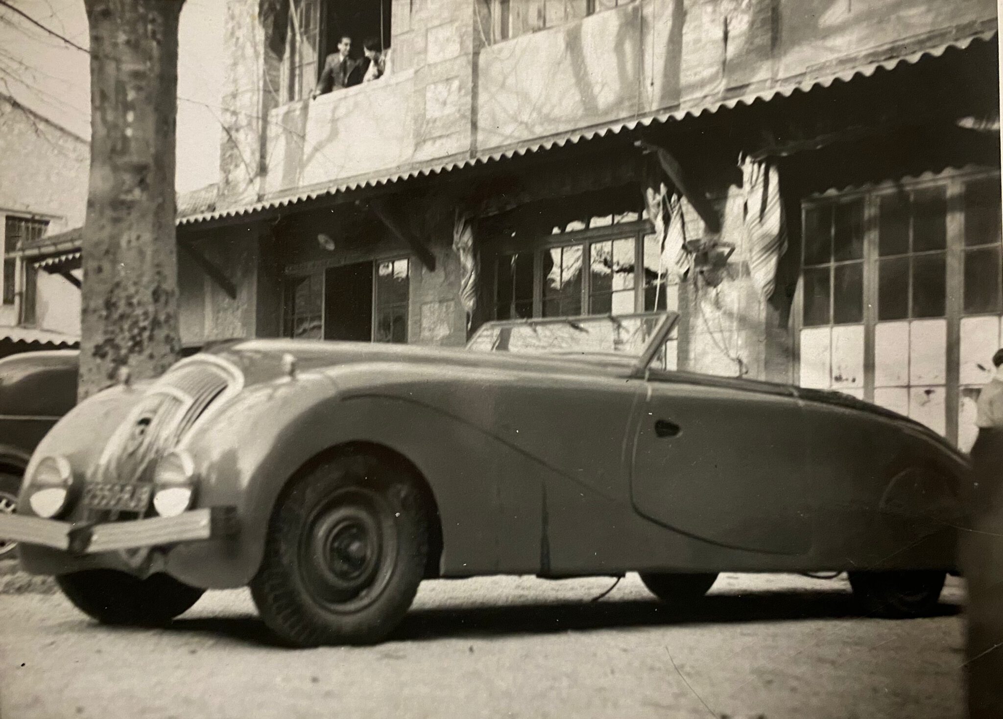 Restoration of 'Le Schpountz' car: Peugeot 601 Eclipse designed by Marcel Pourtout.